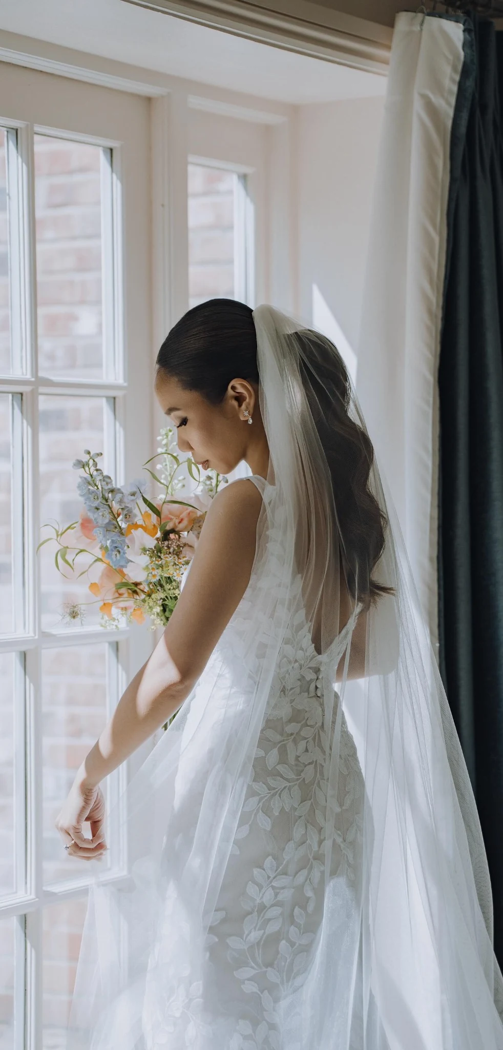 Loi & Tom bridal hair at Beverley Barn — photograph 2.