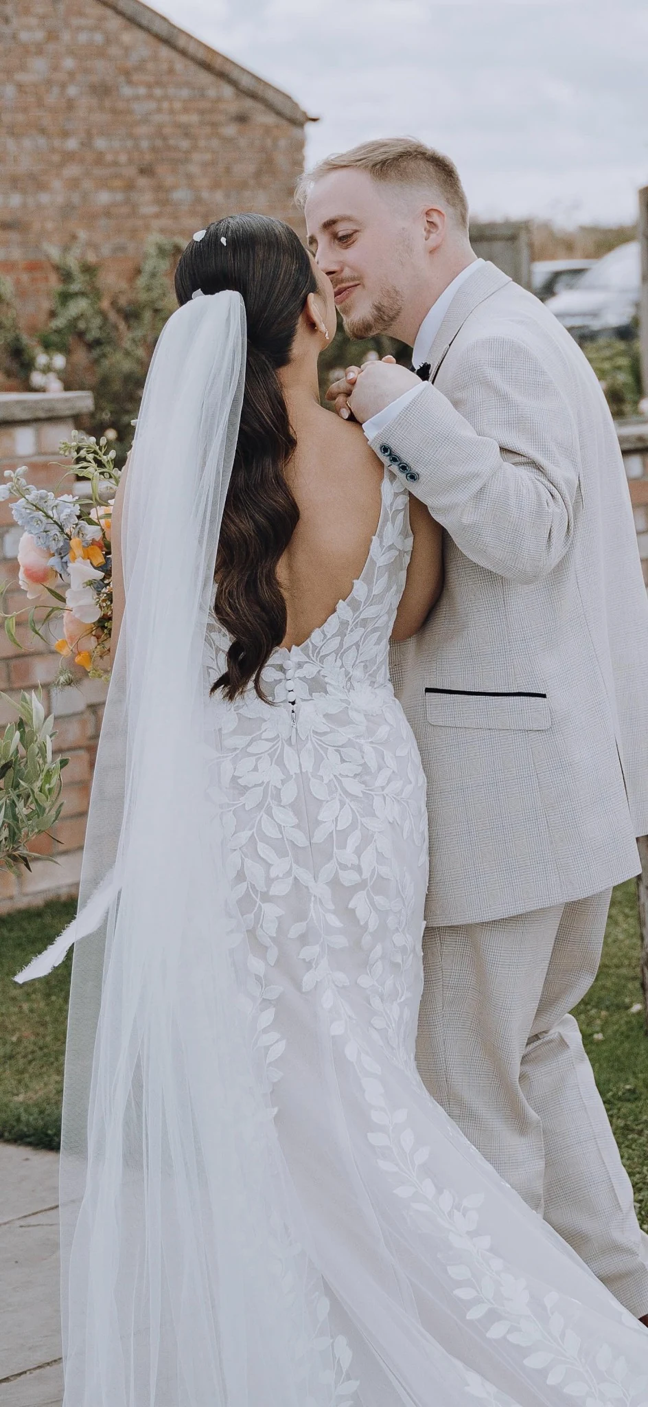 Loi & Tom bridal hair at Beverley Barn — photograph 6.